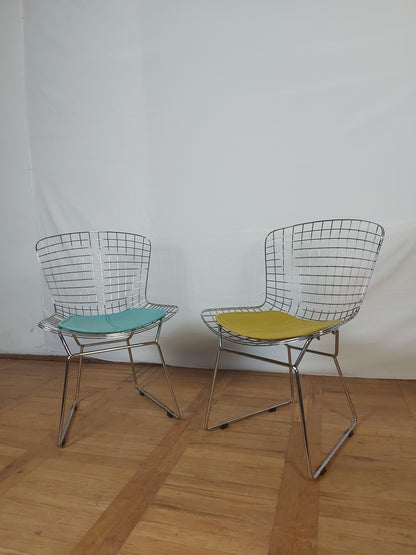 Set of 2 Harry Bertoia style chairs