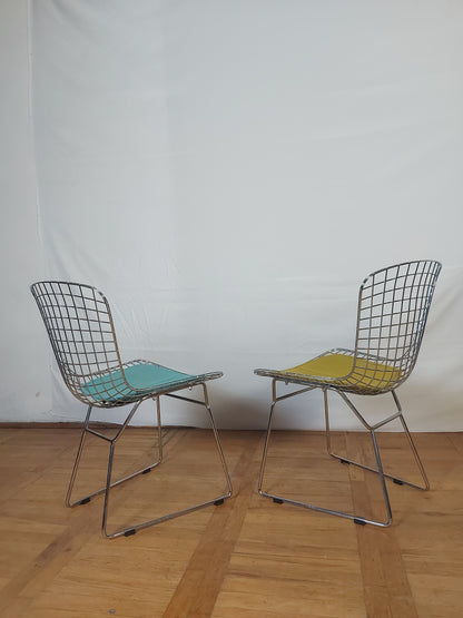 Set of 2 Harry Bertoia style chairs