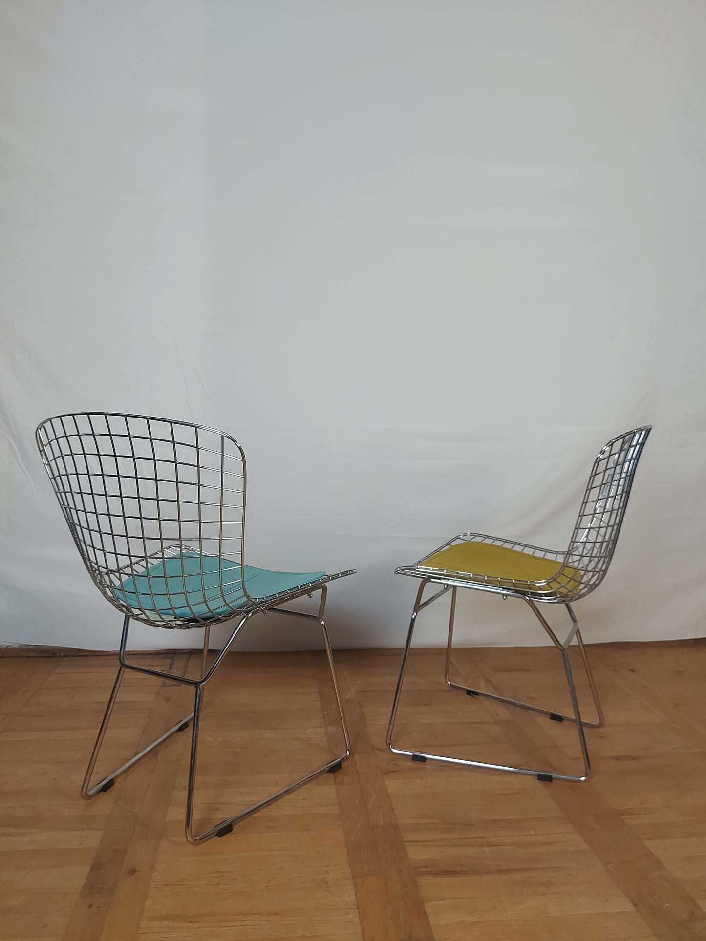 Set of 2 Harry Bertoia style chairs