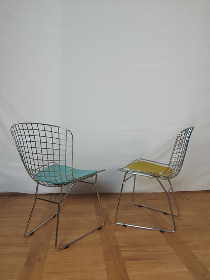 Set of 2 Harry Bertoia style chairs