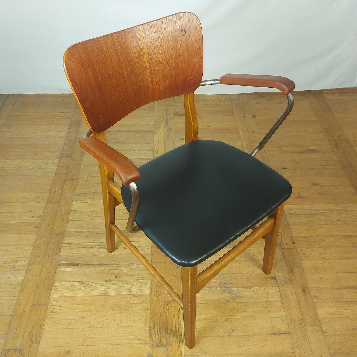 Set of 4 Danish chairs by Ib Kofod-Larsen 1960s