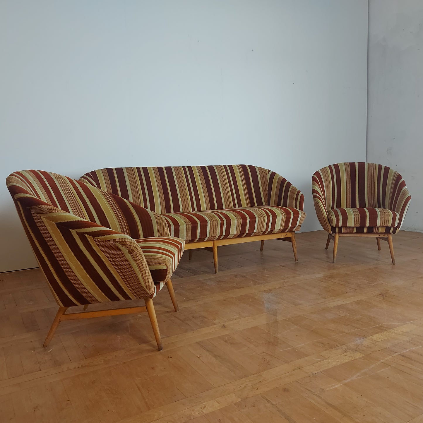 Hungarian "Judit" sofa with 2 armchairs 1960s