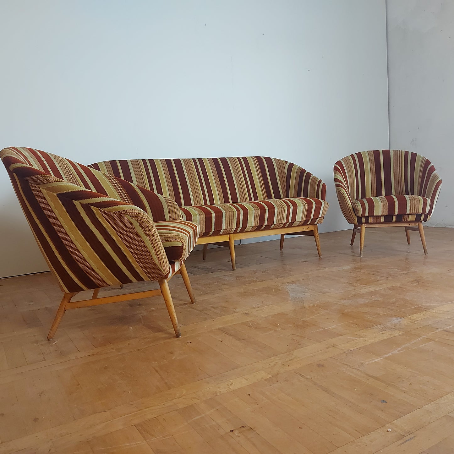 Hungarian "Judit" sofa with 2 armchairs 1960s