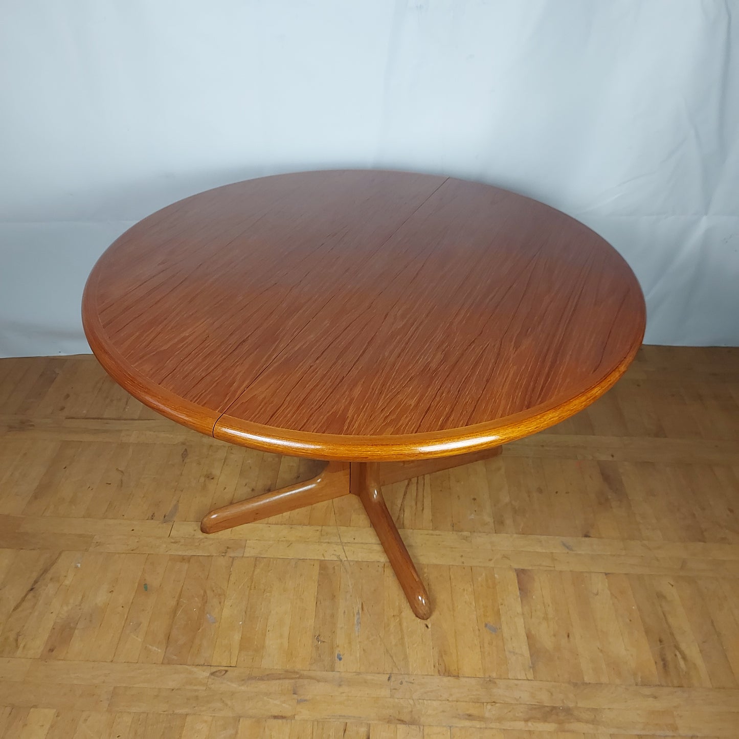 Danish "Rio" teak round dining table by Gudme Møbelfabrik 1960s