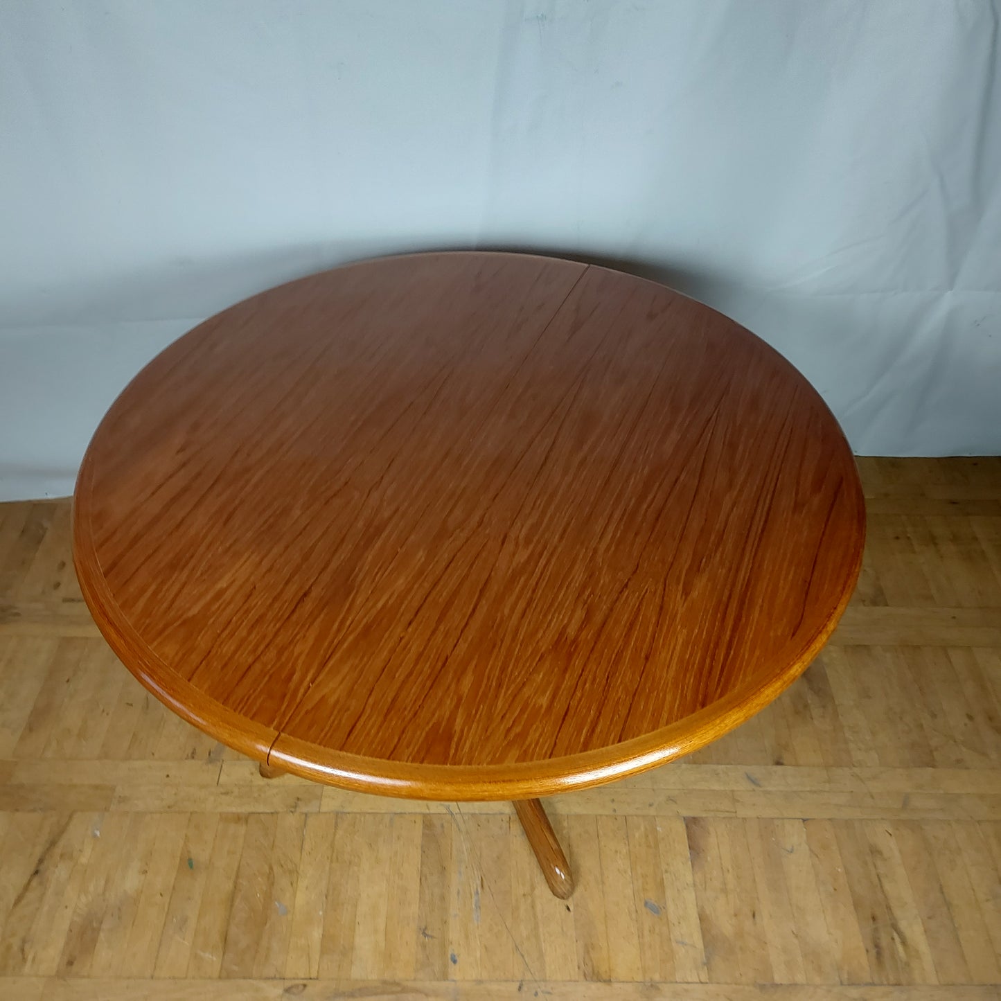 Danish "Rio" teak round dining table by Gudme Møbelfabrik 1960s