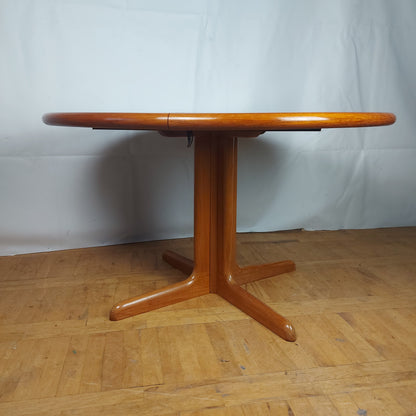 Danish "Rio" teak round dining table by Gudme Møbelfabrik 1960s