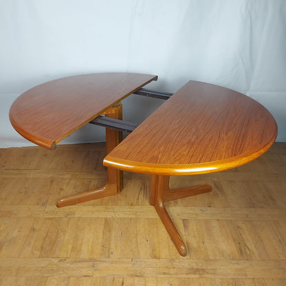 Danish "Rio" teak round dining table by Gudme Møbelfabrik 1960s