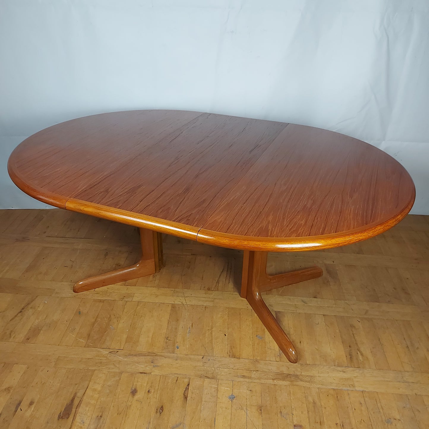 Danish "Rio" teak round dining table by Gudme Møbelfabrik 1960s