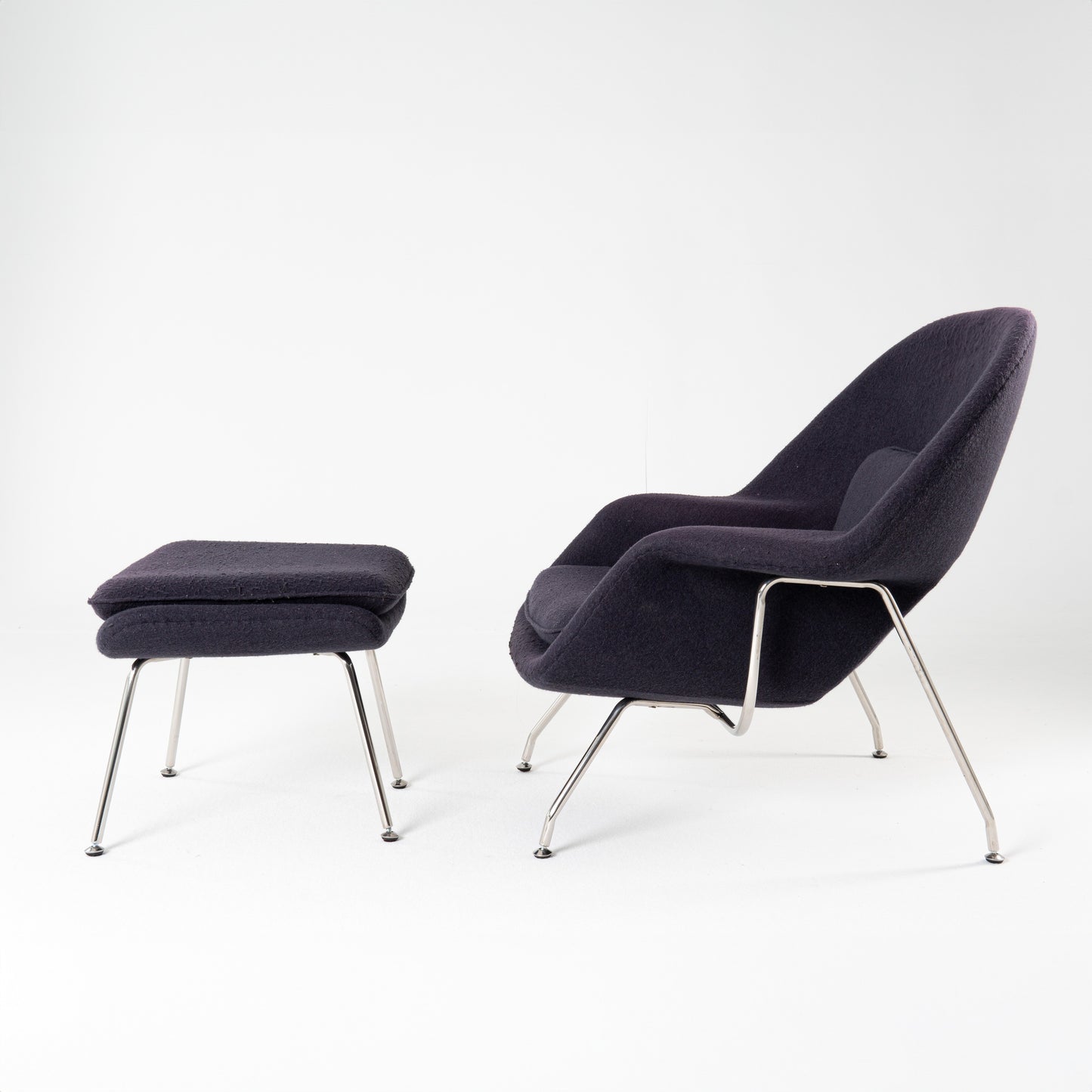 Womb Chair by Eero Saarinen 1948 (replica)