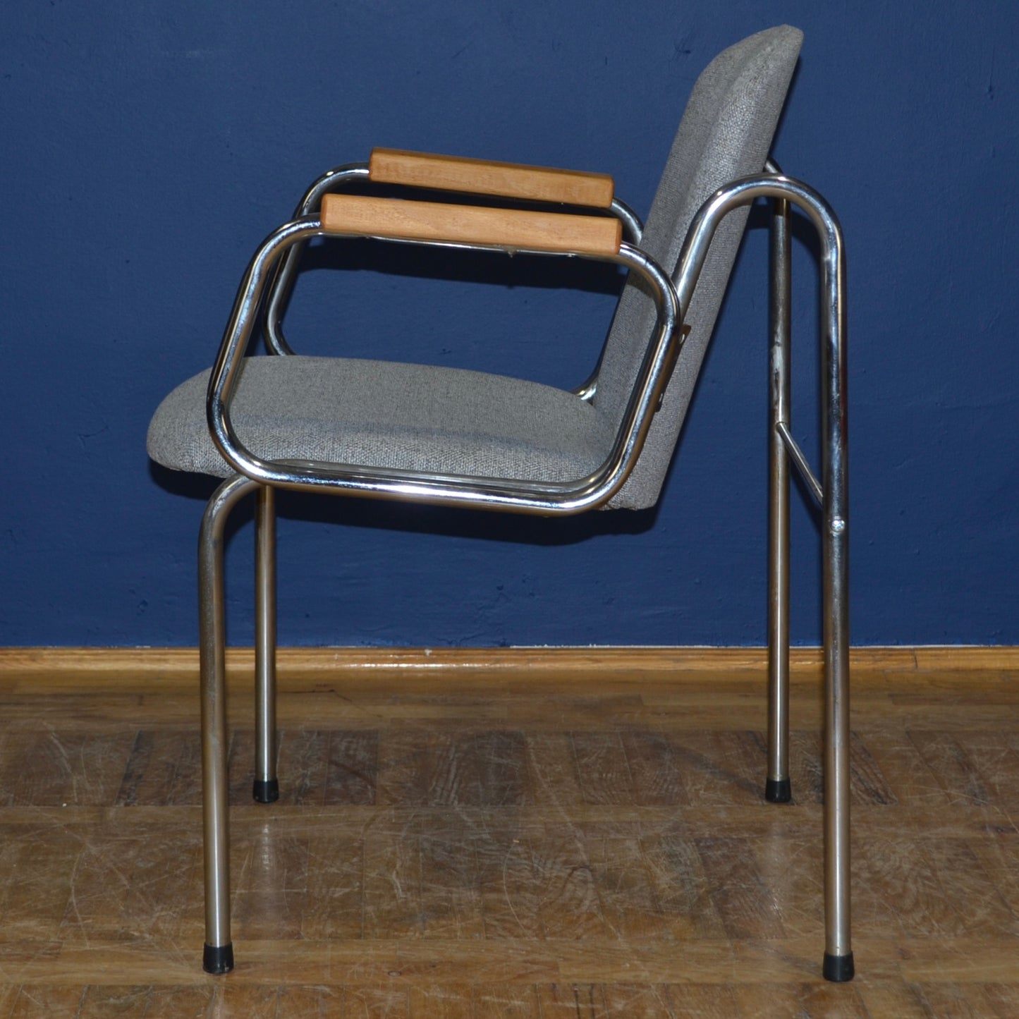 Fully refurbished Hungarian "Dodó" chair