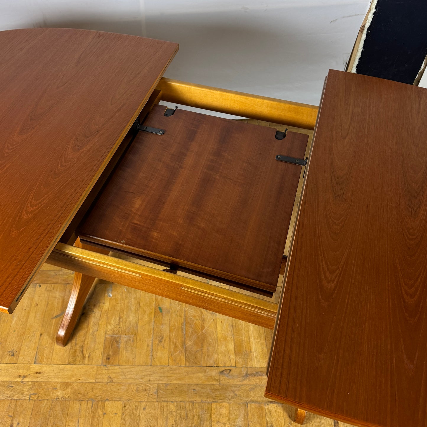 GPlan teak extendable dining table 1960s