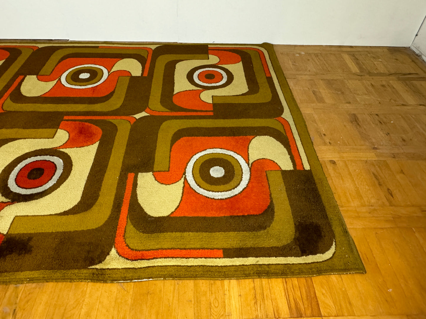 Hungarian retro LATEX "Fáráó" by Ferenc Fekete (1974) carpet