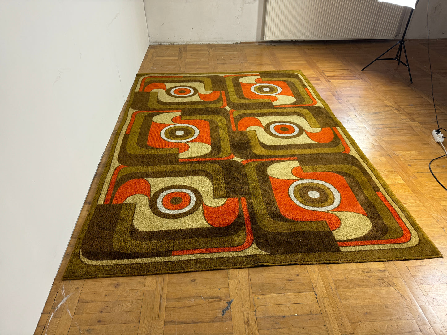 Hungarian retro LATEX "Fáráó" by Ferenc Fekete (1974) carpet