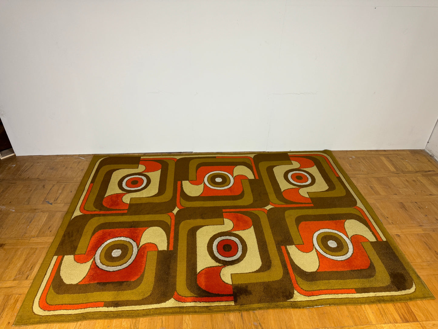 Hungarian retro LATEX "Fáráó" by Ferenc Fekete (1974) carpet