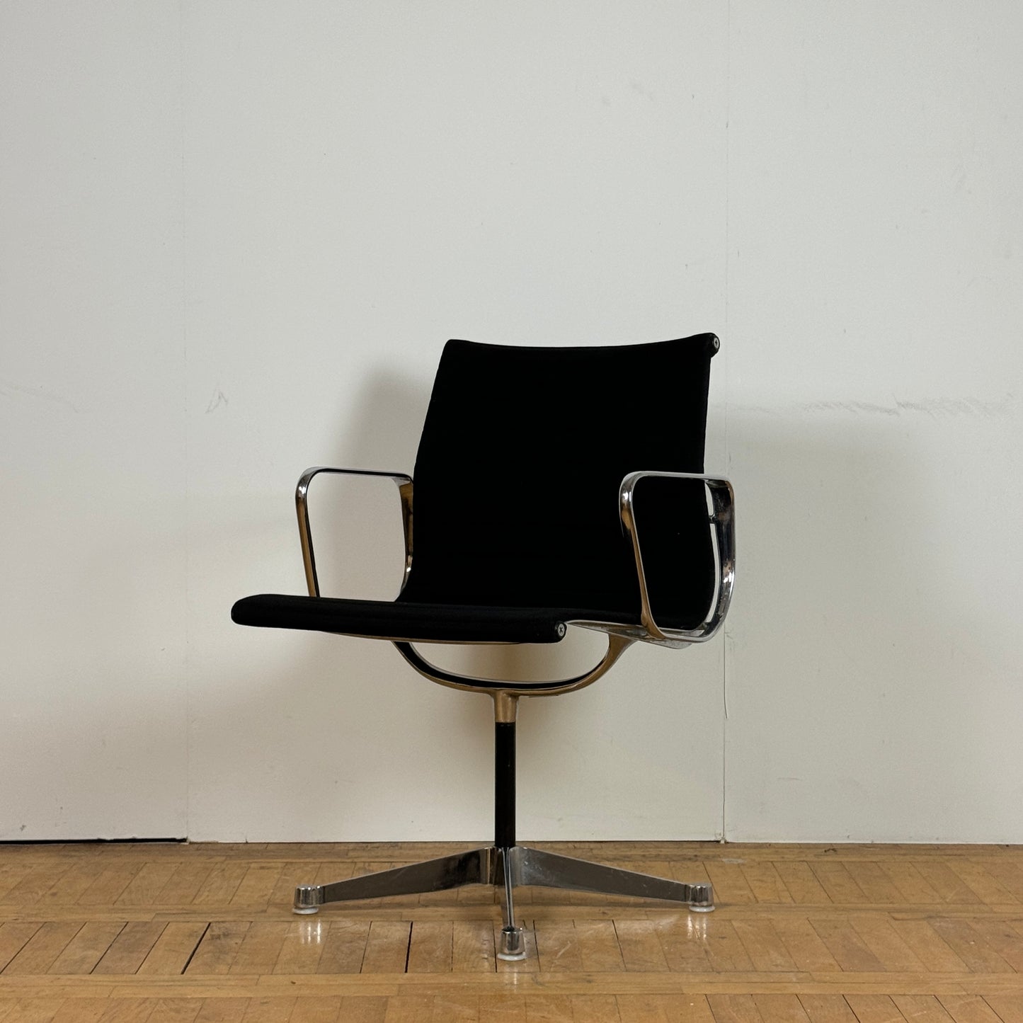 Charles Eames aluminium office chair EA108 for Herman Miller 1990s