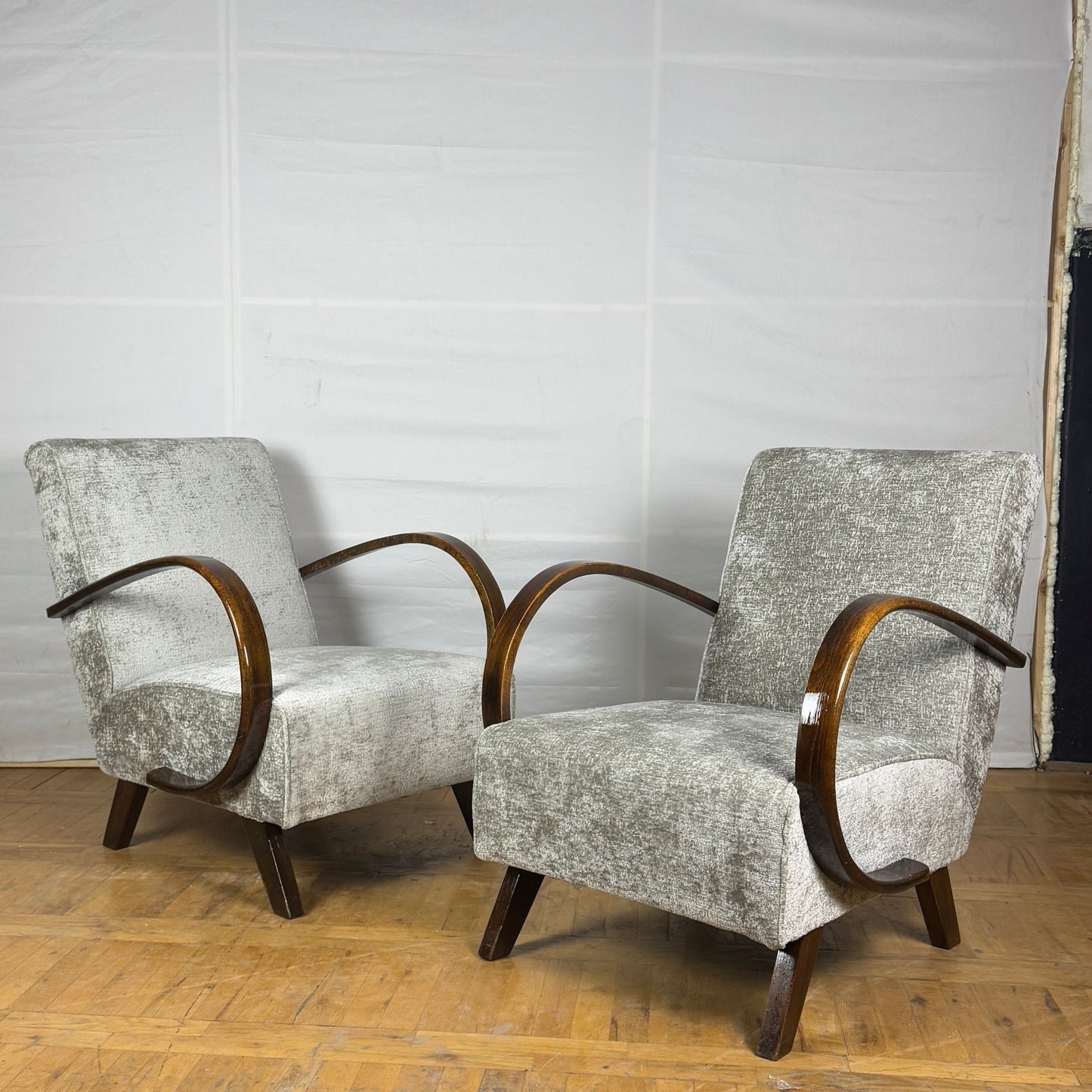 Pair of Jindřich Halabala H-410 armchairs for UP Zavody 1930s