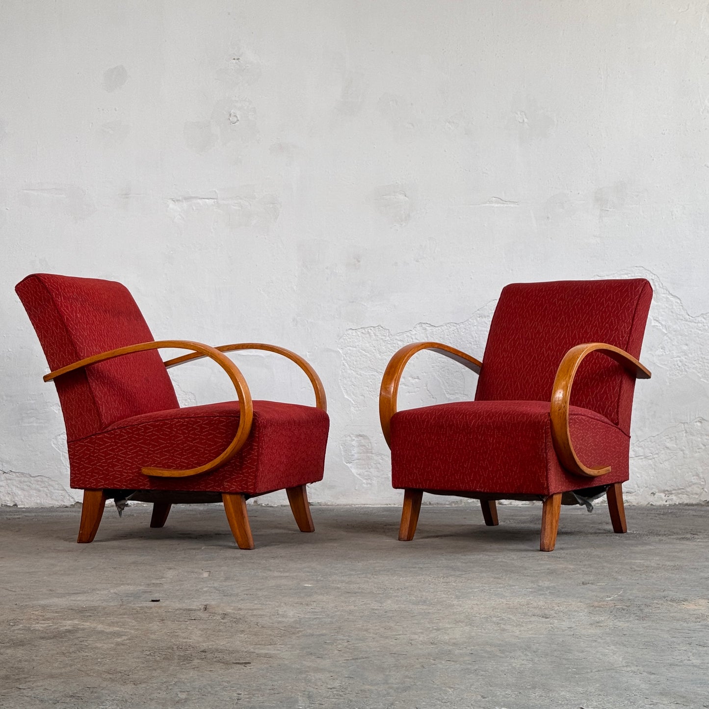 Pair of Halabala H-410 Armchairs, 1930s – Czechoslovak Art Deco