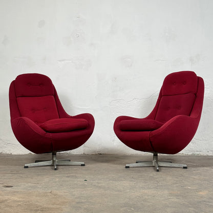UP Závody Burgundy Swivel Chair, 1960s