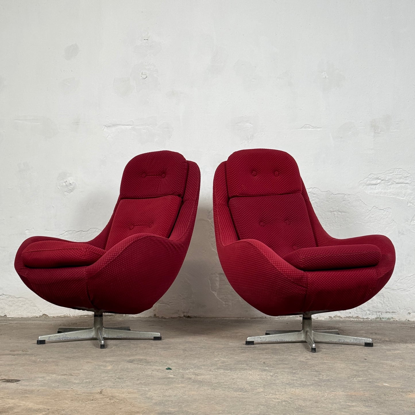 UP Závody Burgundy Swivel Chair, 1960s