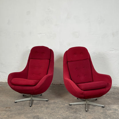UP Závody Burgundy Swivel Chair, 1960s