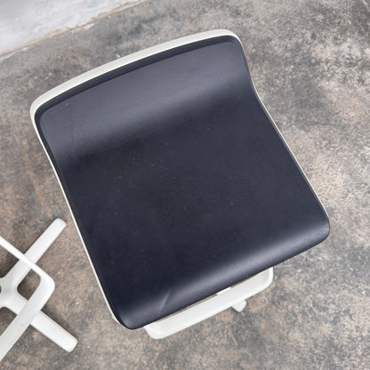 Interstuhl KINETICis5 710K Barstool