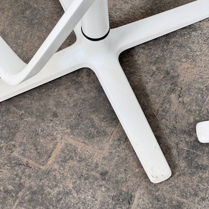 Interstuhl KINETICis5 710K Barstool