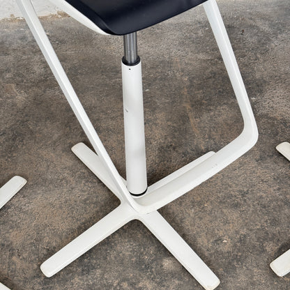 Interstuhl KINETICis5 710K Barstool