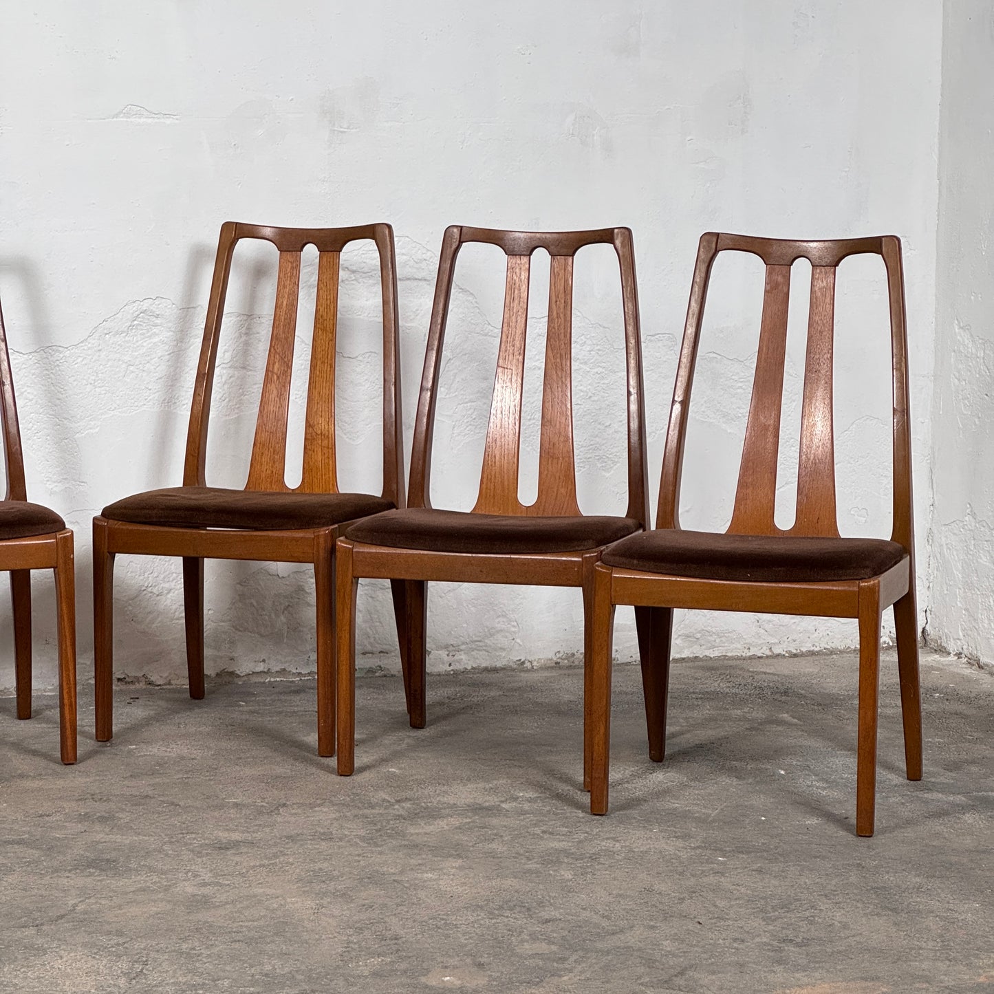Mid-Century Nathan Dining Set: Extendible Table & 6 Chairs, 1960
