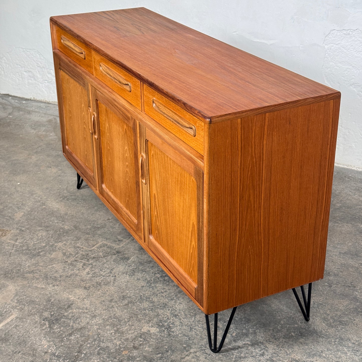 Vintage G-Plan Fresco Sideboard on Hairpin Legs, 1970