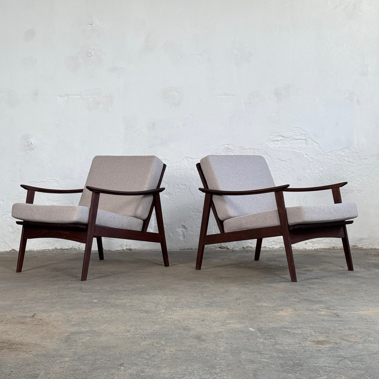 Set of 2 Fully Restored Mid-Century Easy Chairs, 1960