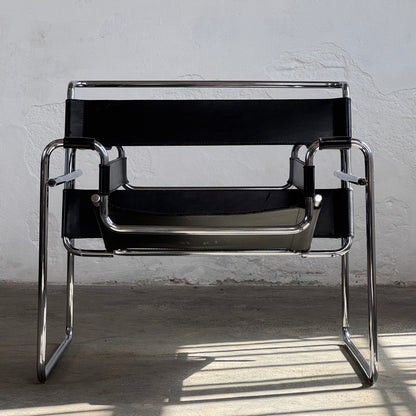 Set of 2 Marcel Breuer "Wassily" Chairs with Matching Coffee Table for Knoll, 1990
