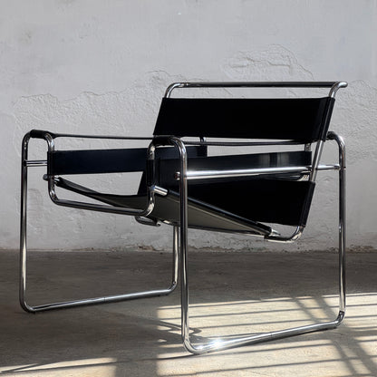 Set of 2 Marcel Breuer "Wassily" Chairs with Matching Coffee Table for Knoll, 1990