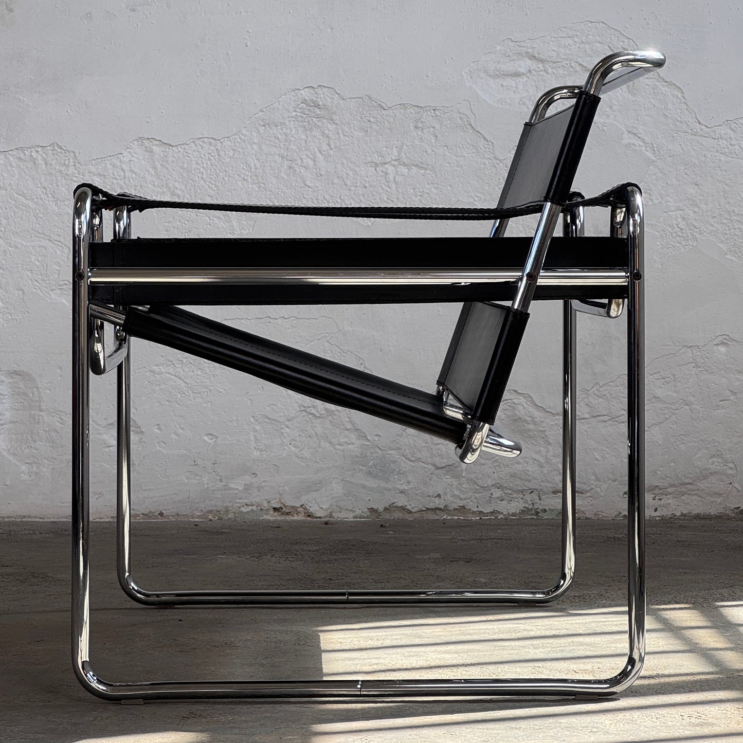 Set of 2 Marcel Breuer "Wassily" Chairs with Matching Coffee Table for Knoll, 1990