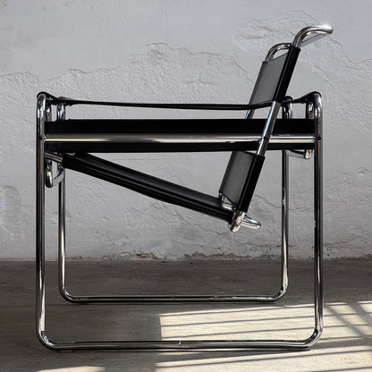 Set of 2 Marcel Breuer "Wassily" Chairs with Matching Coffee Table for Knoll, 1990