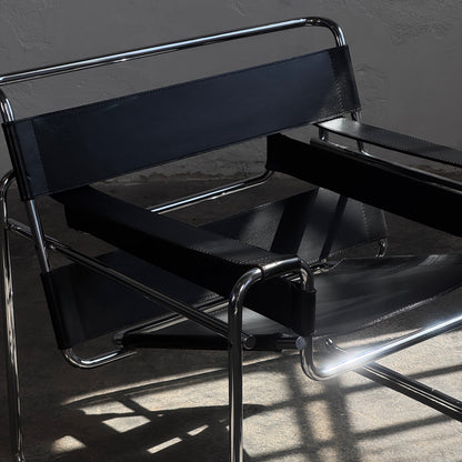 Set of 2 Marcel Breuer "Wassily" Chairs with Matching Coffee Table for Knoll, 1990