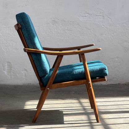 Pair of Fully Refurbished Czechoslovakian TON Lounge Chairs, 1960