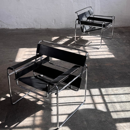 Set of 2 Marcel Breuer "Wassily" Chairs with Matching Coffee Table for Knoll, 1990