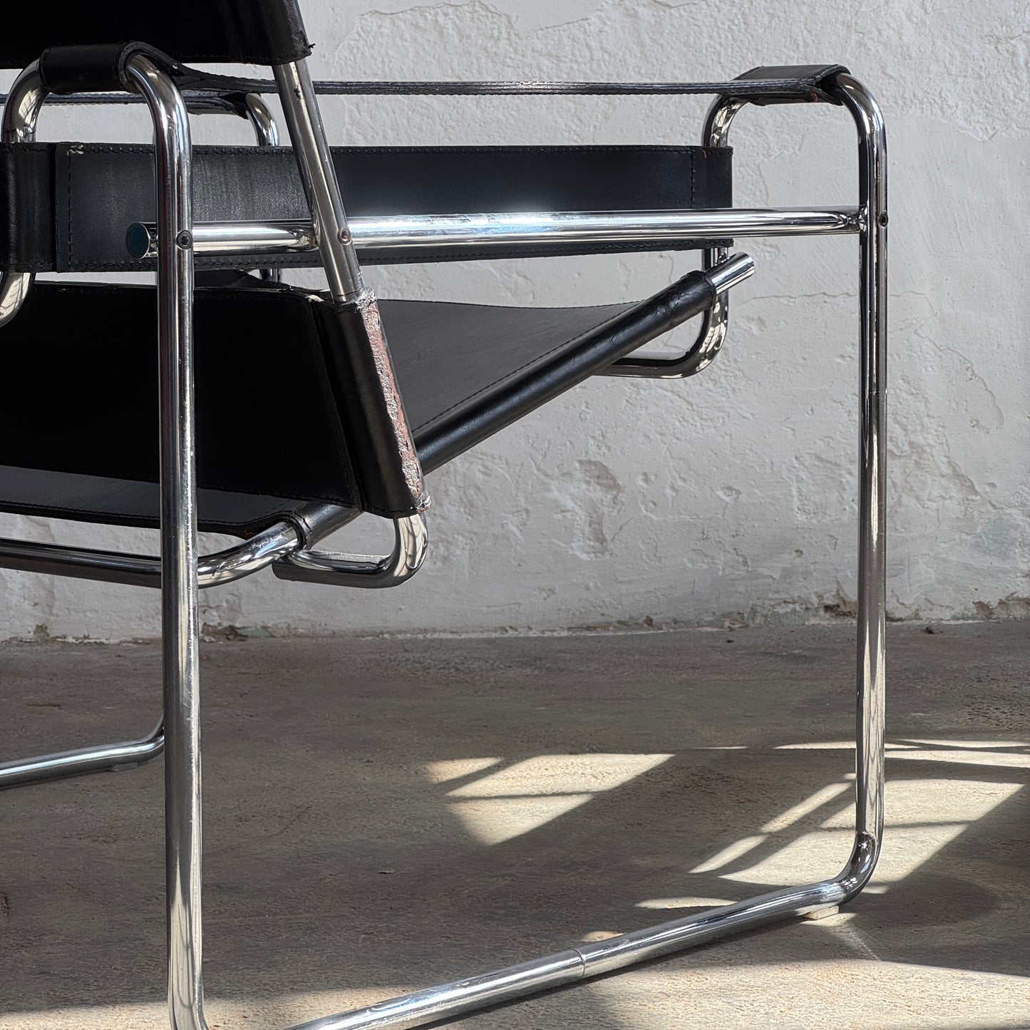 Set of 2 Marcel Breuer "Wassily" Chairs with Matching Coffee Table for Knoll, 1990