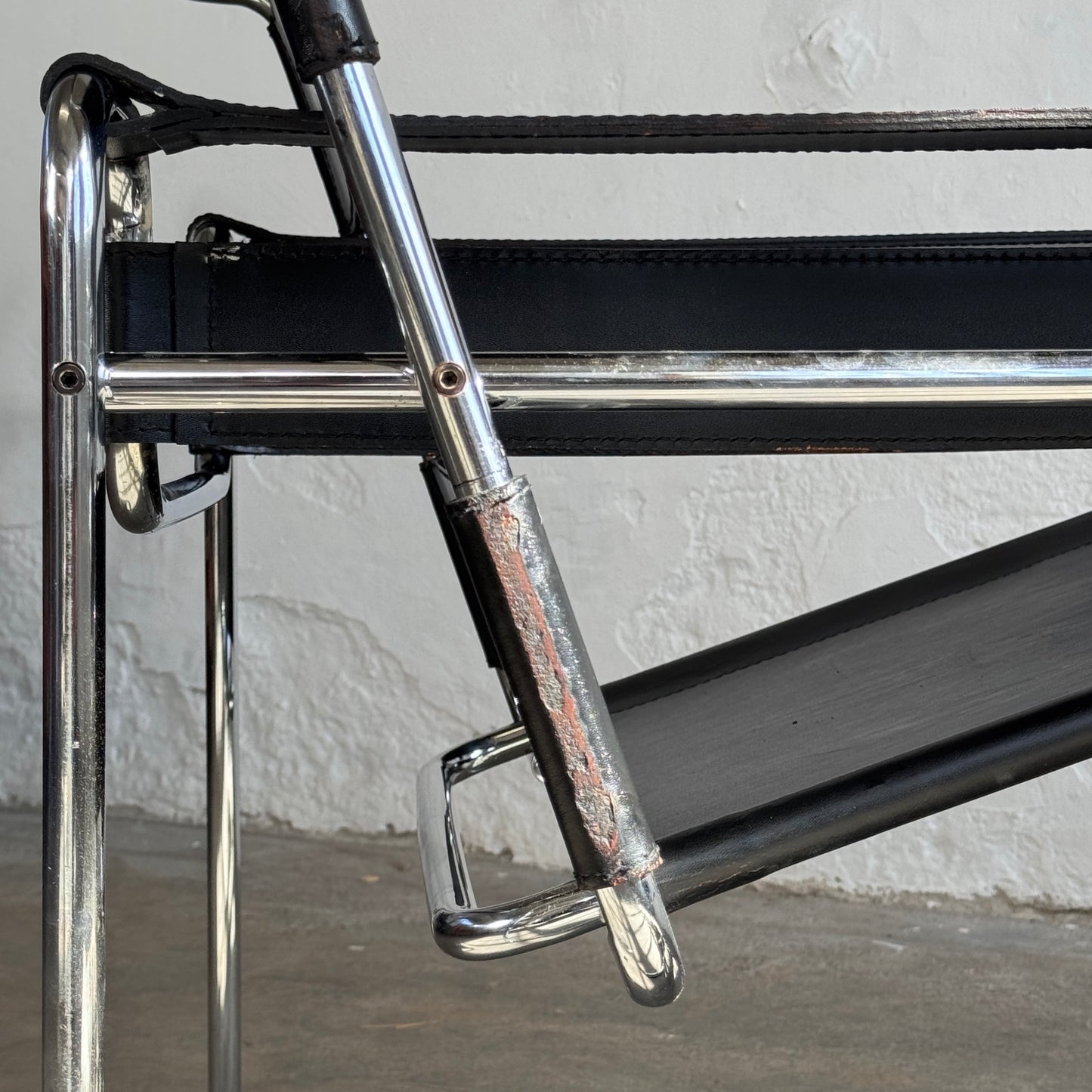 Set of 2 Marcel Breuer "Wassily" Chairs with Matching Coffee Table for Knoll, 1990