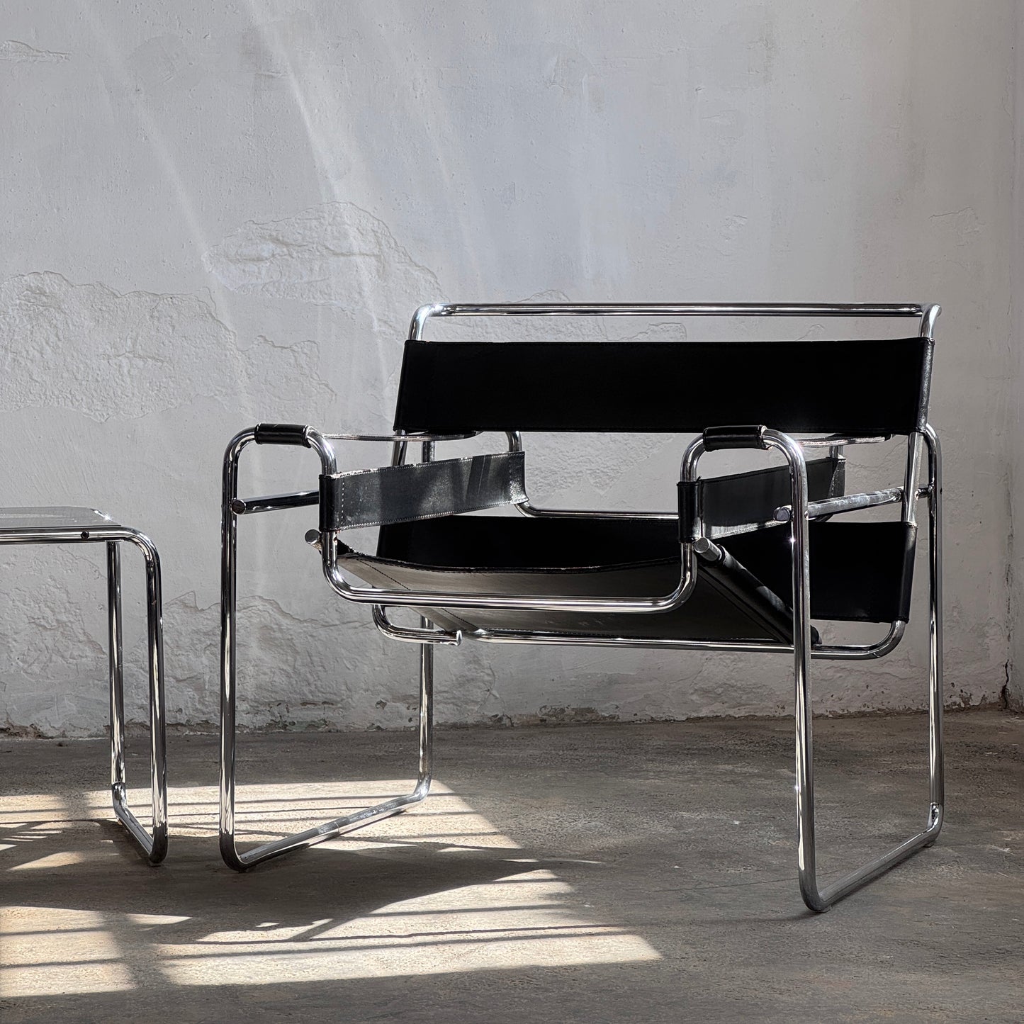 Set of 2 Marcel Breuer "Wassily" Chairs with Matching Coffee Table for Knoll, 1990