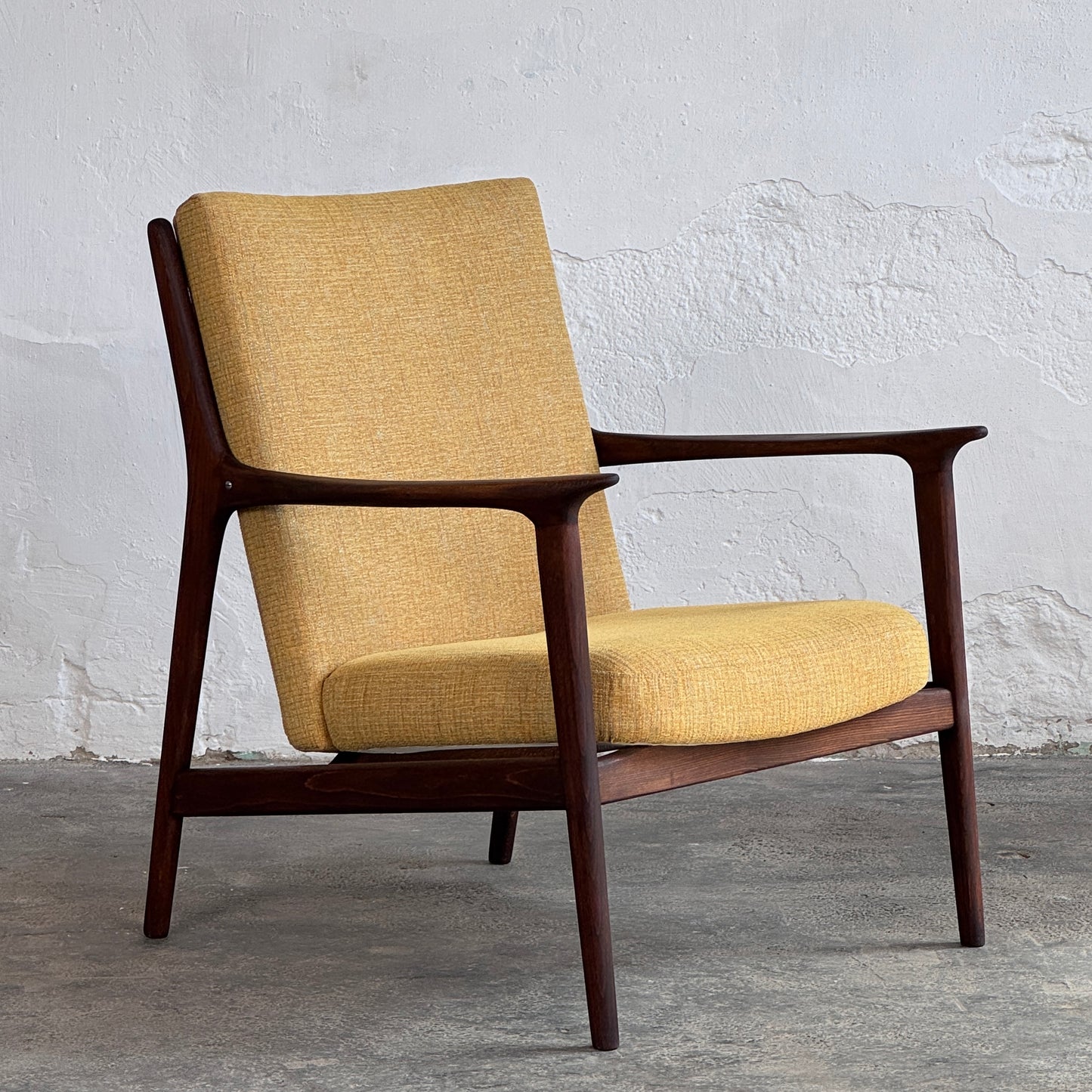 Danish Style Fully Refurbished Mid-Century armchair, 1960