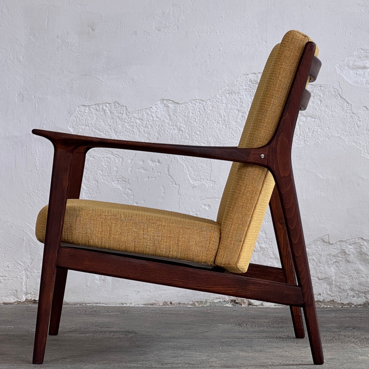 Danish Style Fully Refurbished Mid-Century armchair, 1960