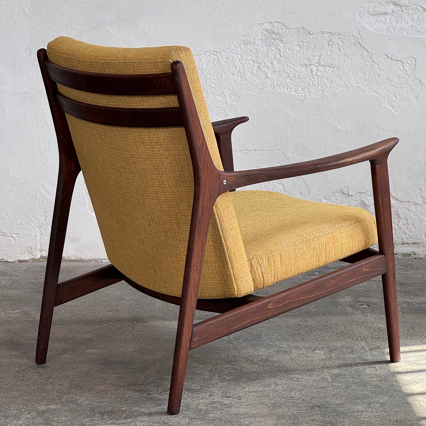 Danish Style Fully Refurbished Mid-Century armchair, 1960