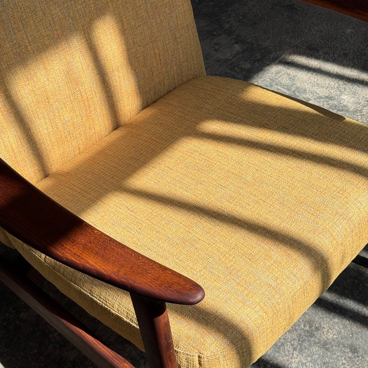 Danish Style Fully Refurbished Mid-Century armchair, 1960