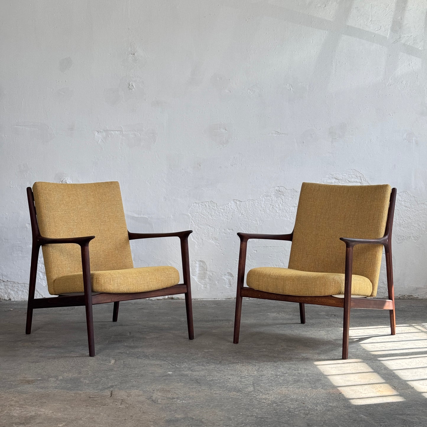 Danish Style Fully Refurbished Mid-Century armchair, 1960