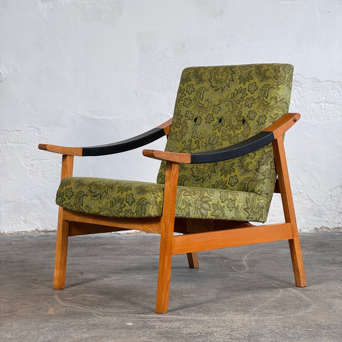 Pair of Hungarian Mid-Century Armchairs by László Heczendorfer, 1977