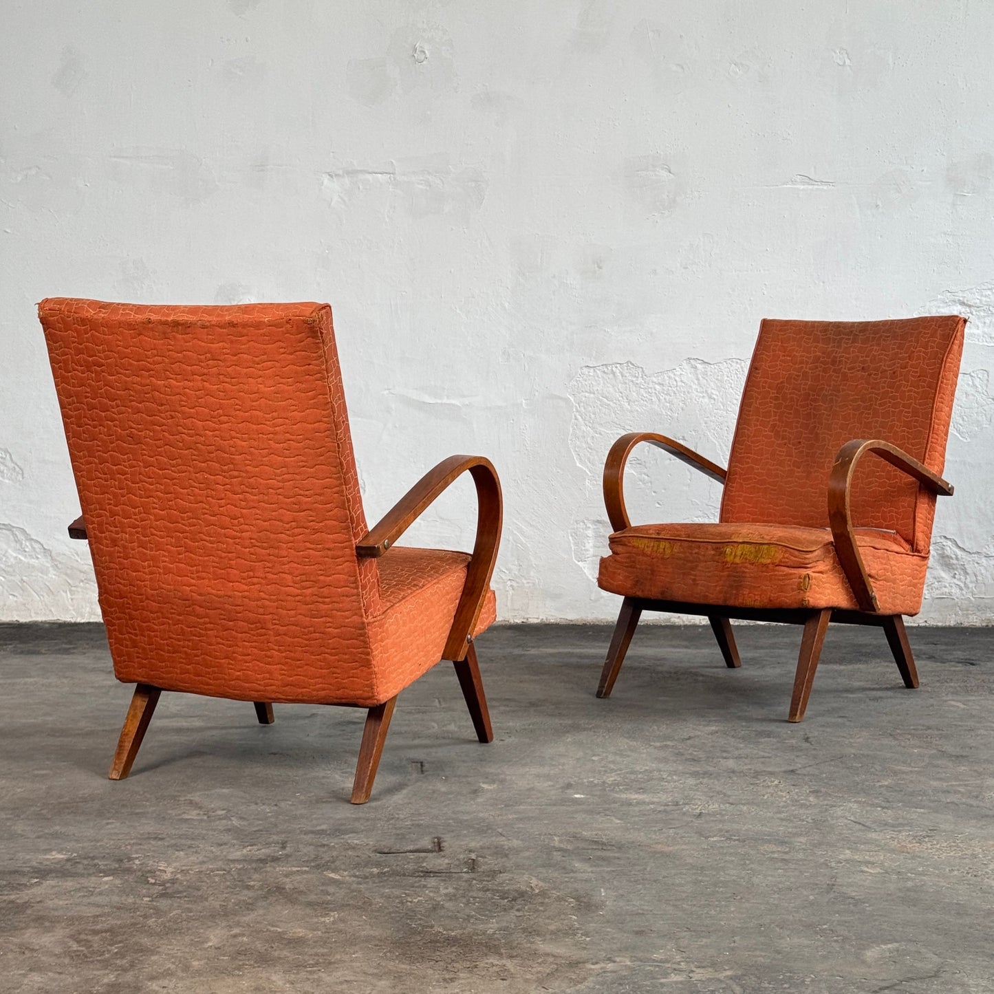 Pair of Romanian Armchairs, 1960s - Restoration Project