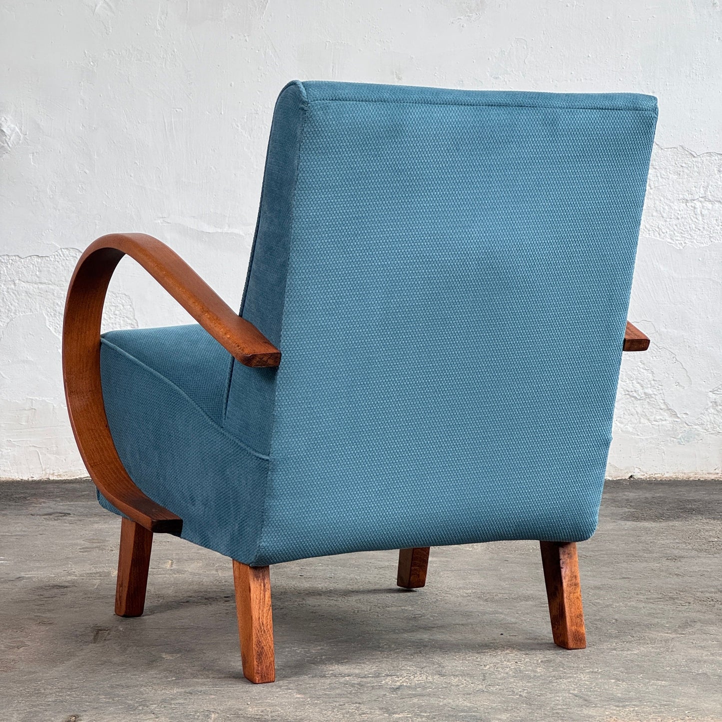 Pair of Halabala H-410 Lounge Chairs, Fully Restored, 1930s