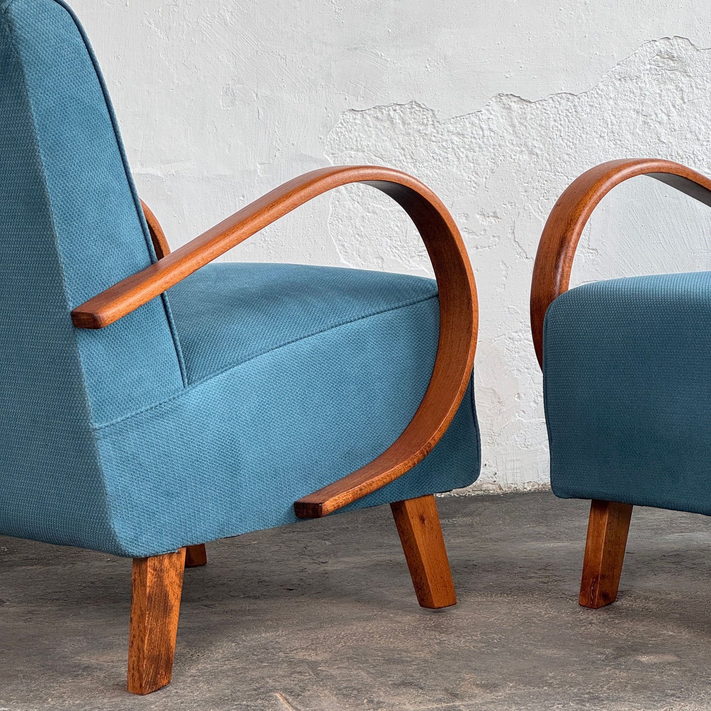 Pair of Halabala H-410 Lounge Chairs, Fully Restored, 1930s