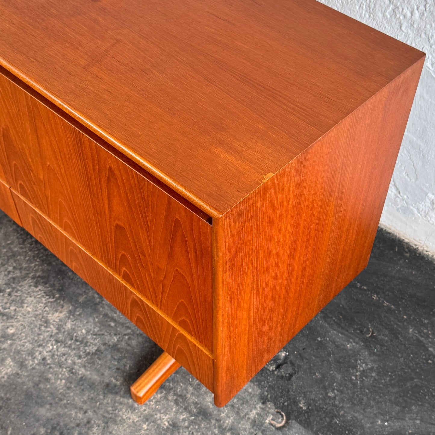 McIntosh of Kirkcaldy "Envelope" Teak Sideboard, 1970s